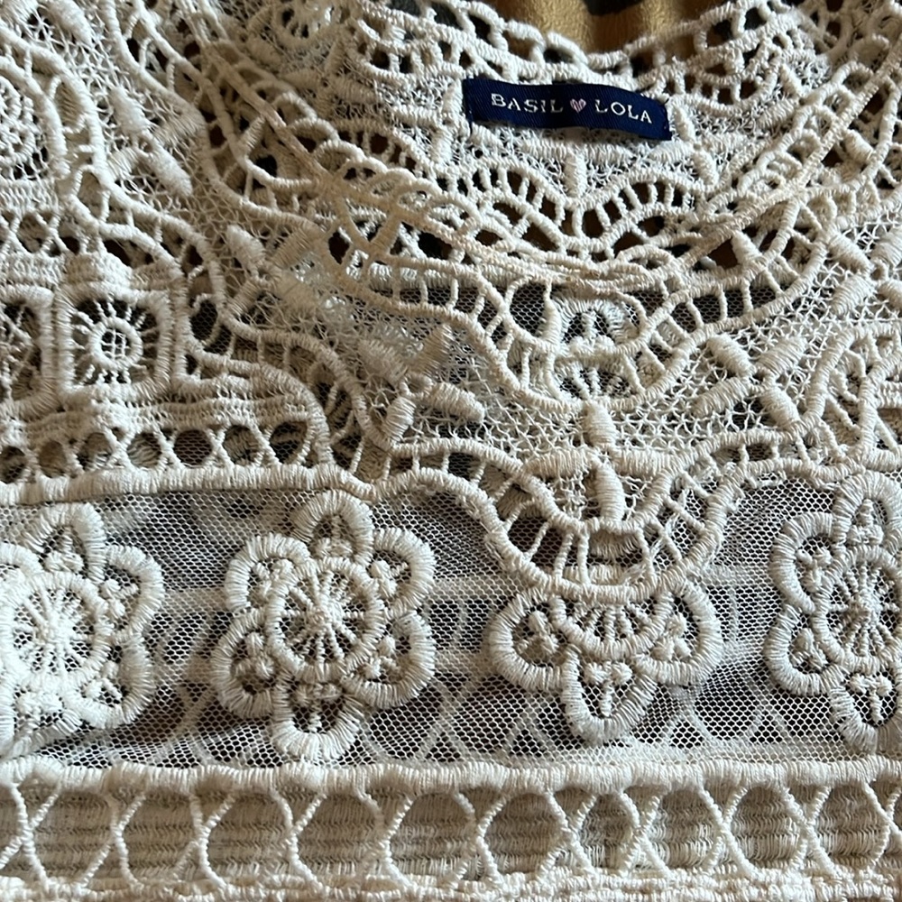 Basil and Lola crochet sheer peplum tank - Picture 3 of 4